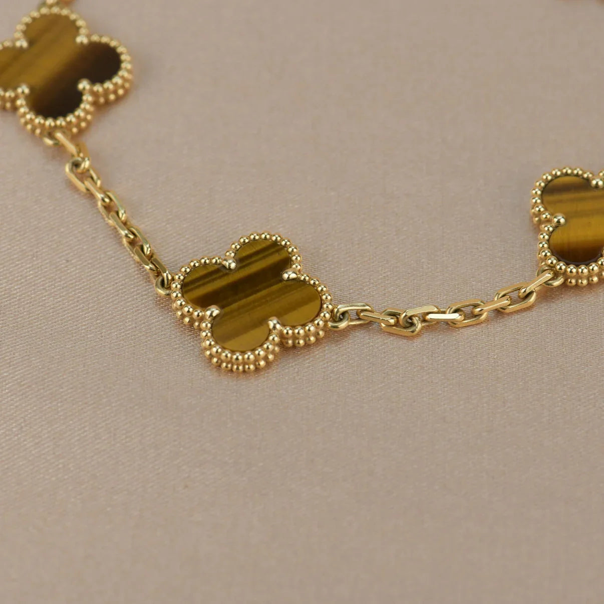 [Love Aura] CLOVER 5 MOTIFS TIGER EYE BRACELET COLLECTION