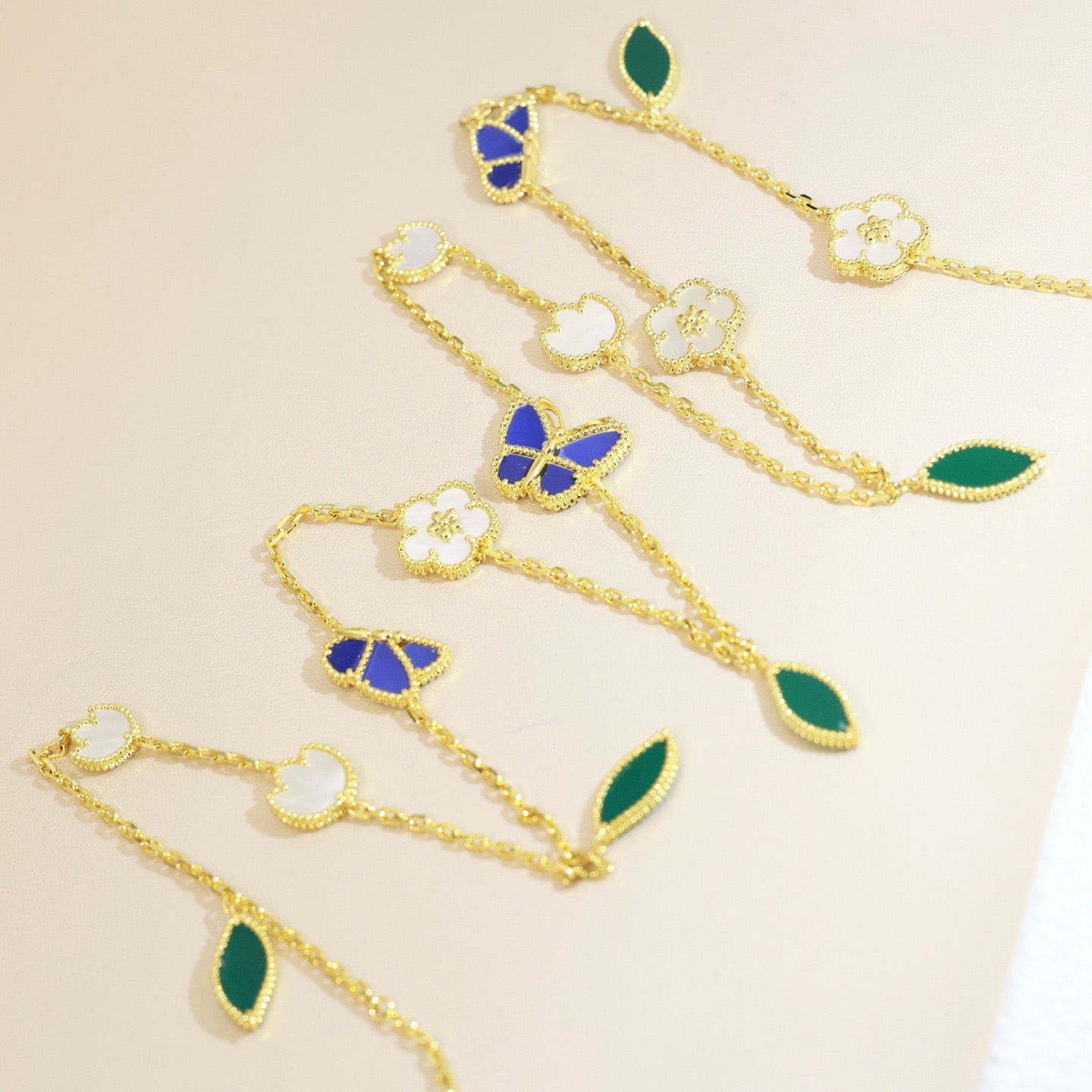 [Love Aura]LUCKY SPRING BUTTERFLY 15 FLOWER NECKLACE