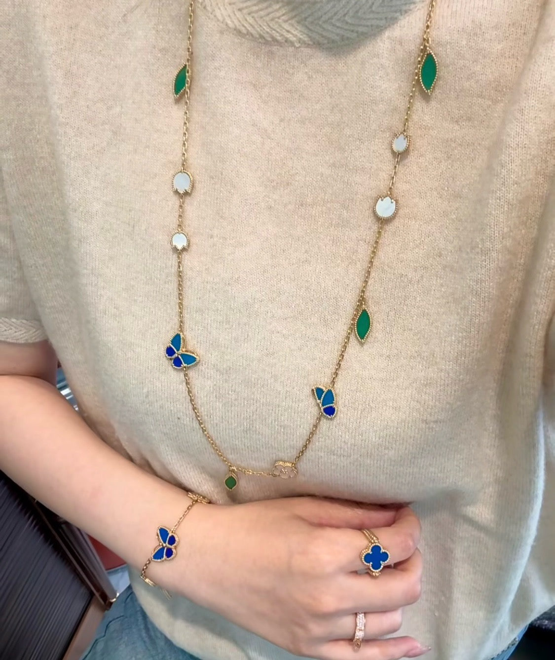 [Love Aura]LUCKY SPRING BUTTERFLY 15 FLOWER NECKLACE