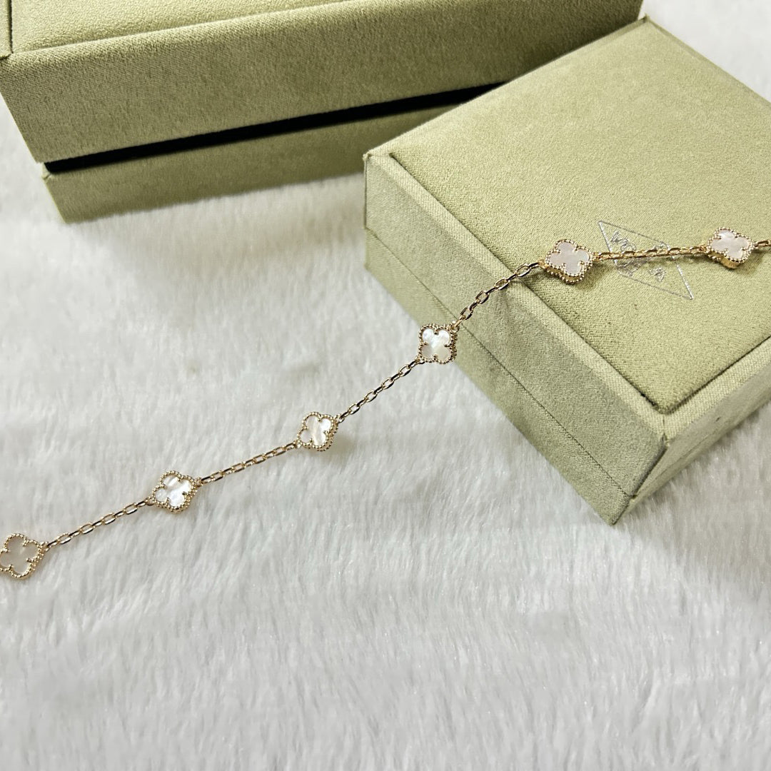 [Love Aura]CLOVER 6 MOTIF WHITE MOP BRACELET