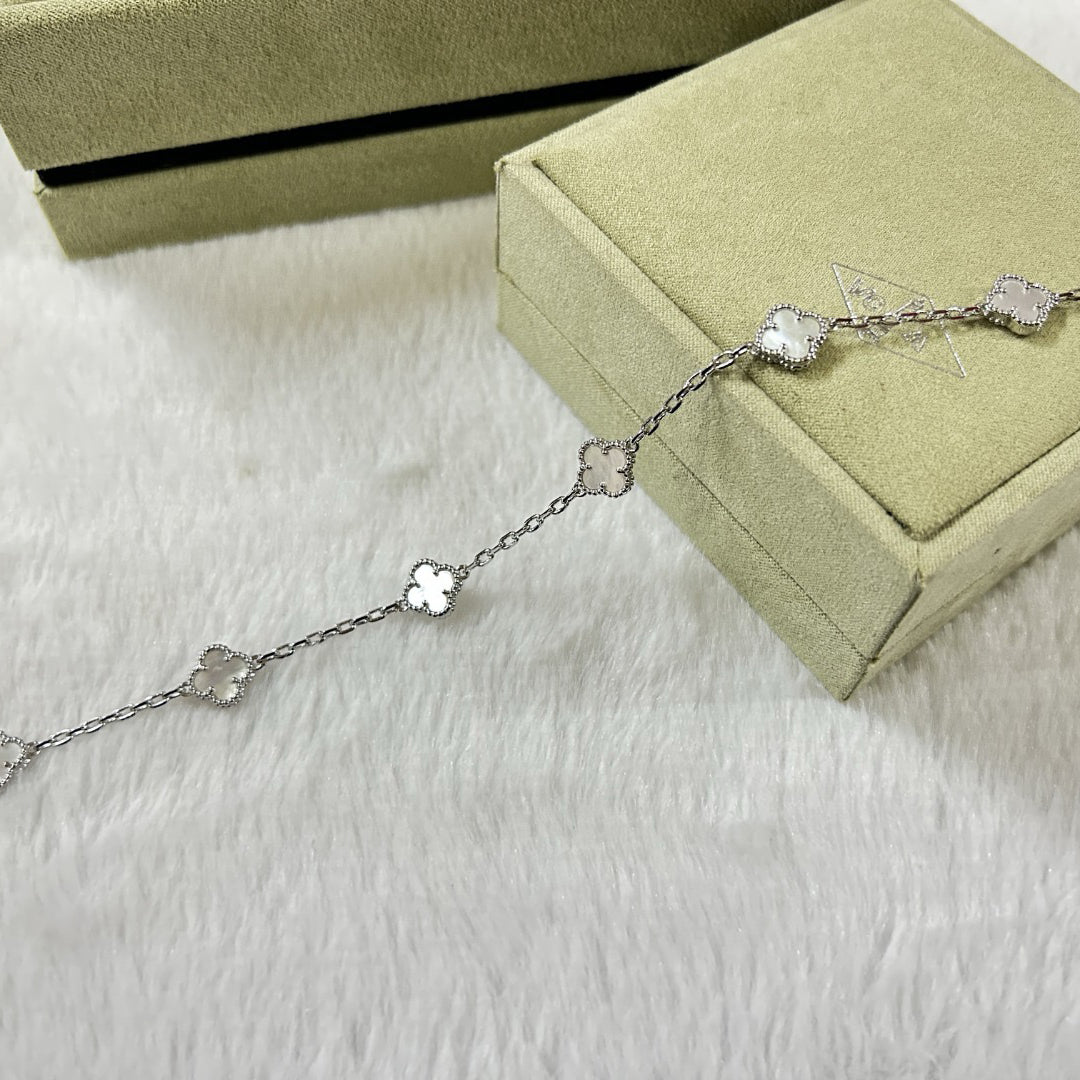 [Love Aura]CLOVER 6 MOTIF WHITE MOP BRACELET