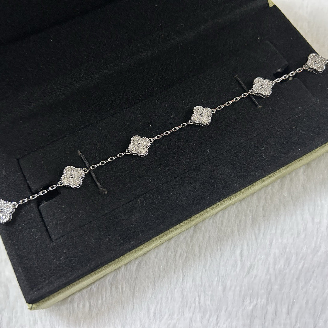 [Love Aura]CLOVER 6 MOTIF DIAMOND BRACELET