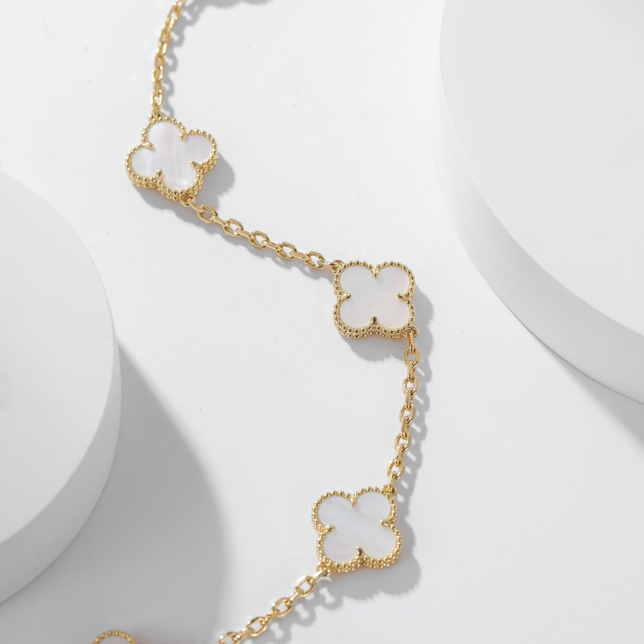[Love Aura]CLOVER 10 MOTIFS WHITE MOTHER OF PEARL NECKLACE