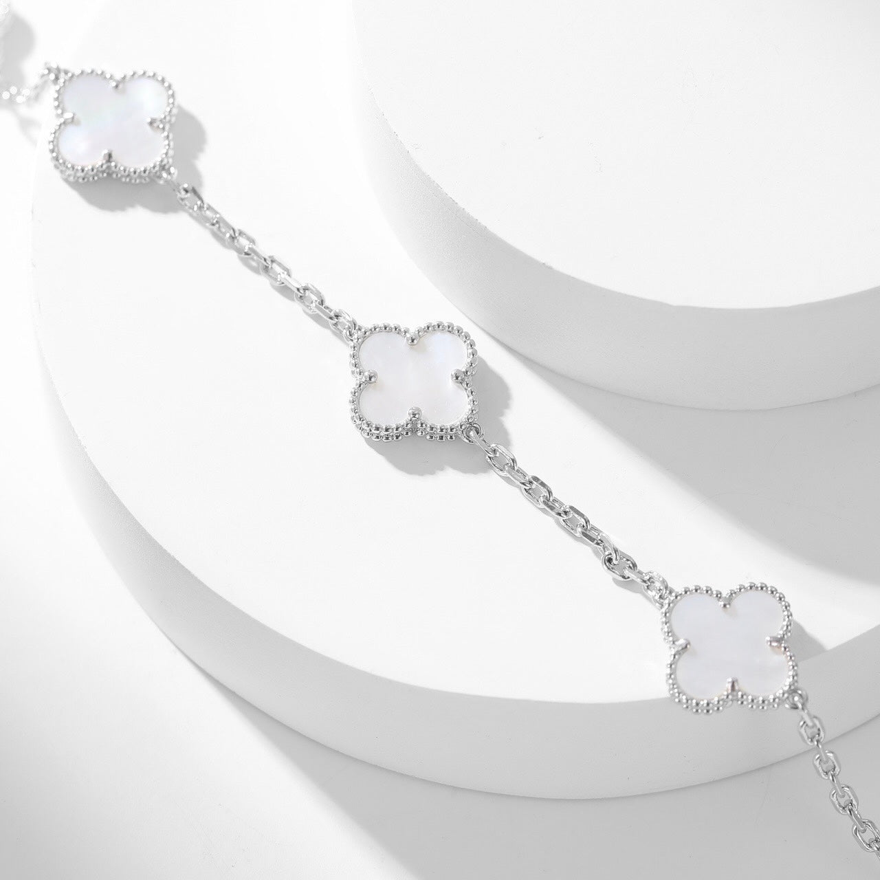 [Love Aura]CLOVER 10 MOTIFS WHITE MOTHER OF PEARL NECKLACE