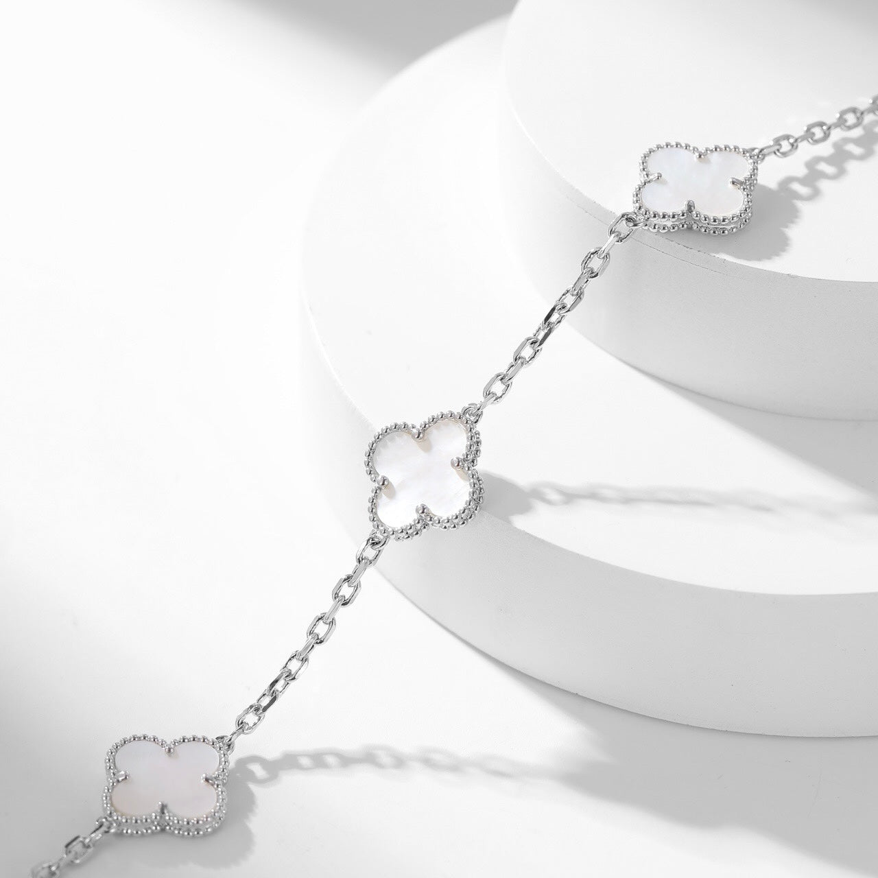 [Love Aura]CLOVER 10 MOTIFS WHITE MOTHER OF PEARL NECKLACE