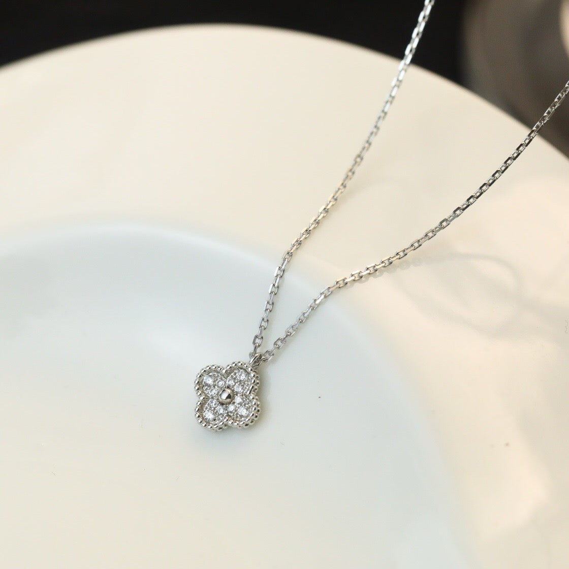 [Love Aura]CLOVER MINI 9.5MM PENDANT DIAMOND NECKLACE