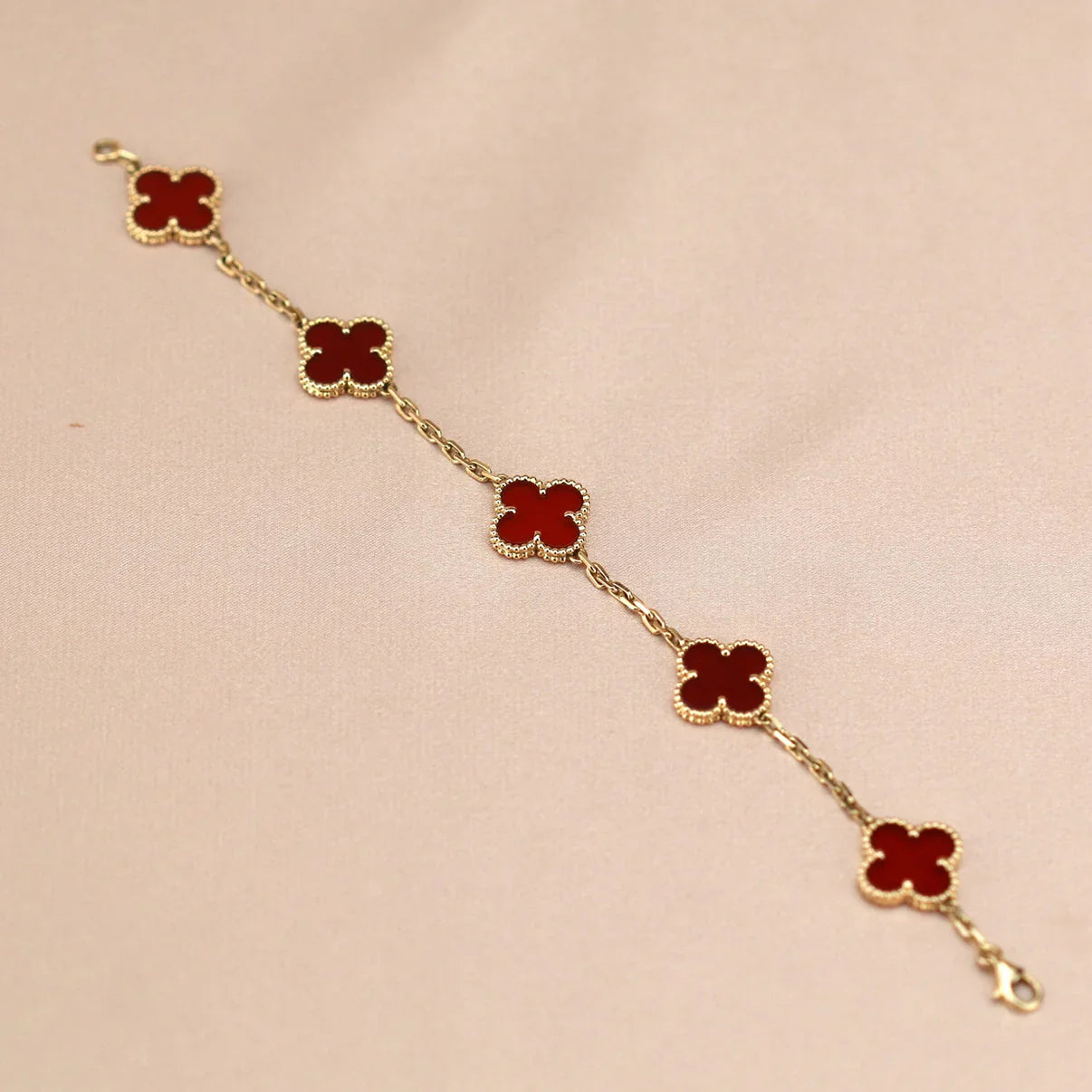 [Love Aura] CLOVER 5 MOTIF RED CORNELIAN BRACELET COLLECTION