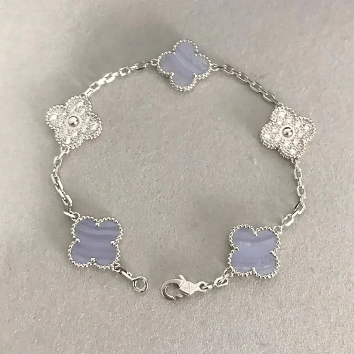 [Love Aura] CLOVER 5 MOTIF PURPLE CHALCEDONY BRACELET COLLECTION