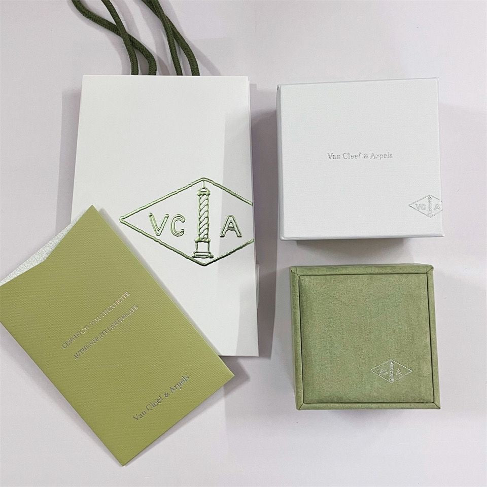 [Love Aura]VA CLOVER BRACELET NECKLACE RING BOX GIFT BAG