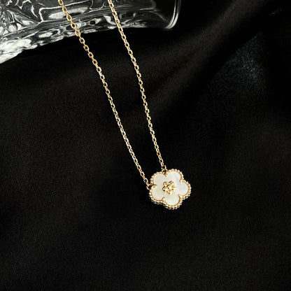 [Love Aura]LUCKY  WHITE MOP  PLUM BLOSSOM NECKLACE