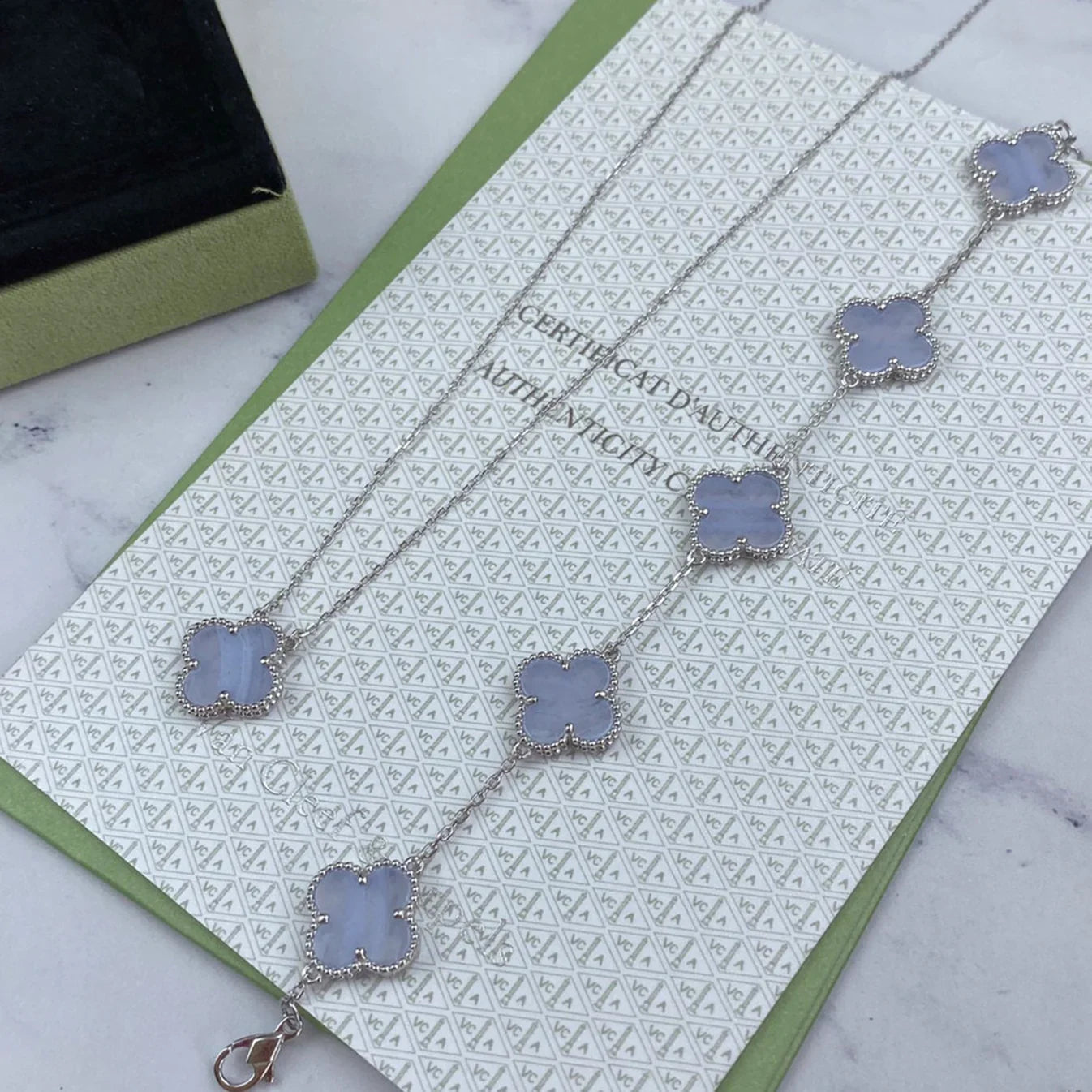 [Love Aura] CLOVER 5 MOTIF PURPLE CHALCEDONY BRACELET COLLECTION