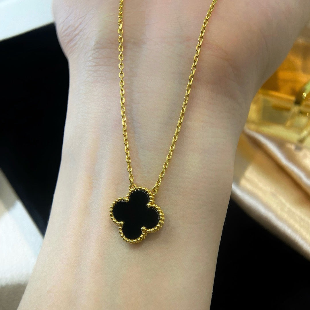 [Love Aura]CLOVER 15MM BLACK ONYX SINGLE FLOWER NECKLACE