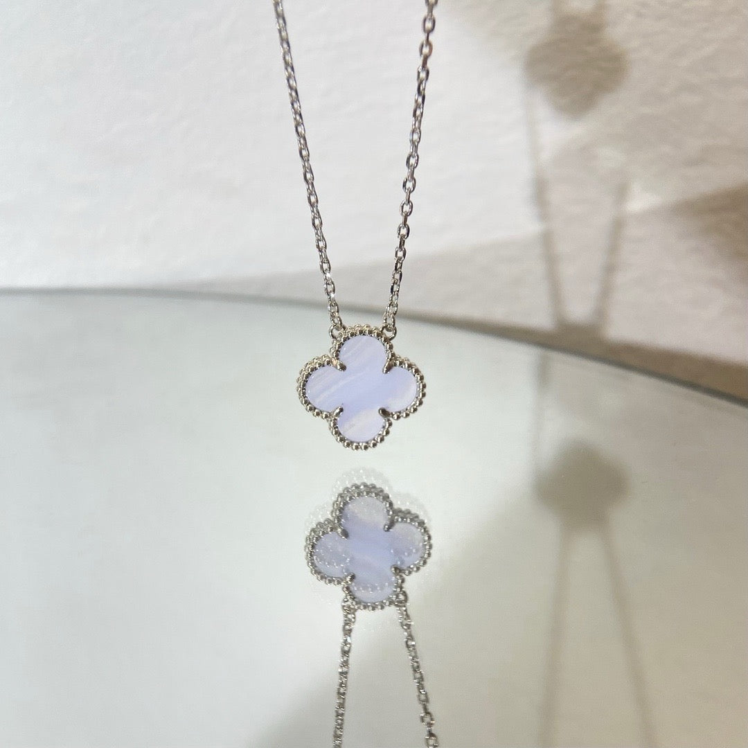 [Love Aura]CLOVER 15MM BLUE CHALCEDONY NECKLACE SILVER