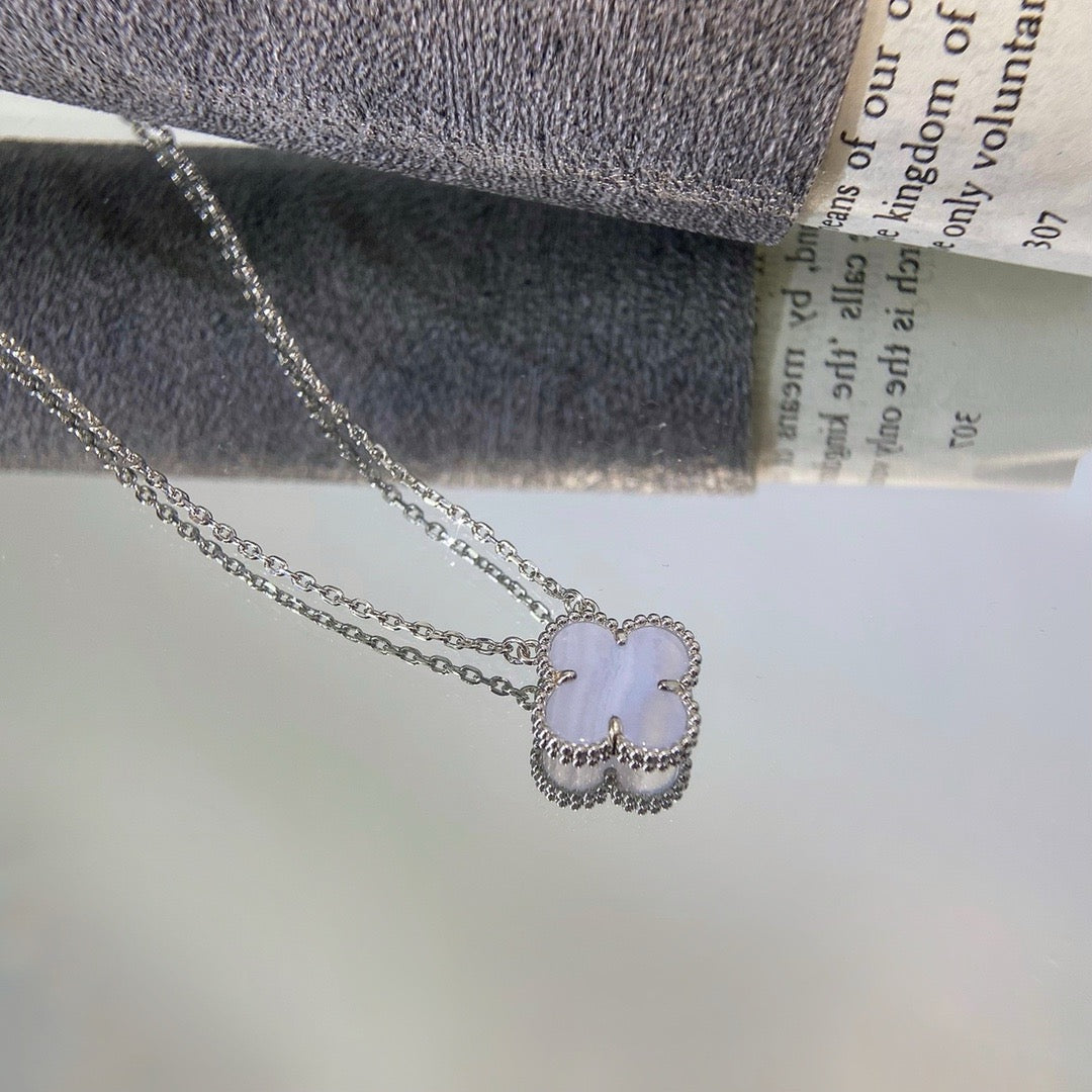[Love Aura]CLOVER 15MM BLUE CHALCEDONY NECKLACE SILVER