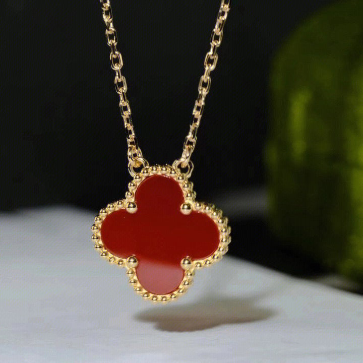 [Love Aura]CLOVER 15MM CARNELIAN SINGLE FLOWER NECKLACE