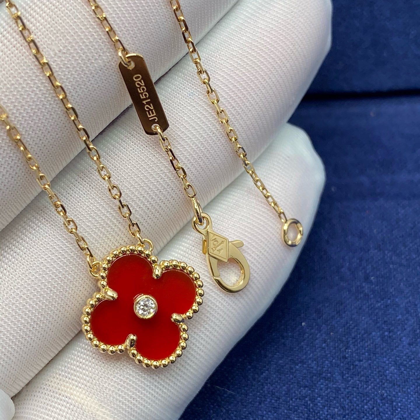 [Love Aura]CLOVER 15MM DIAMOND CARNELIAN NECKLACE