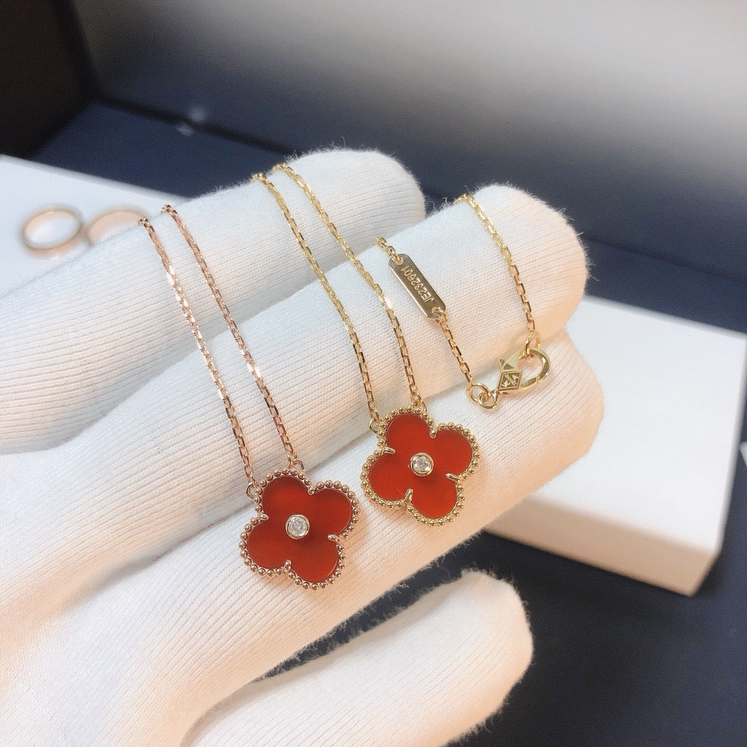 [Love Aura]CLOVER 15MM DIAMOND CARNELIAN NECKLACE