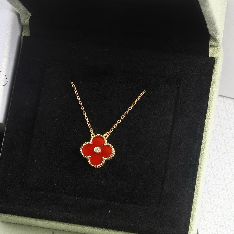 [Love Aura]CLOVER 15MM DIAMOND CARNELIAN NECKLACE
