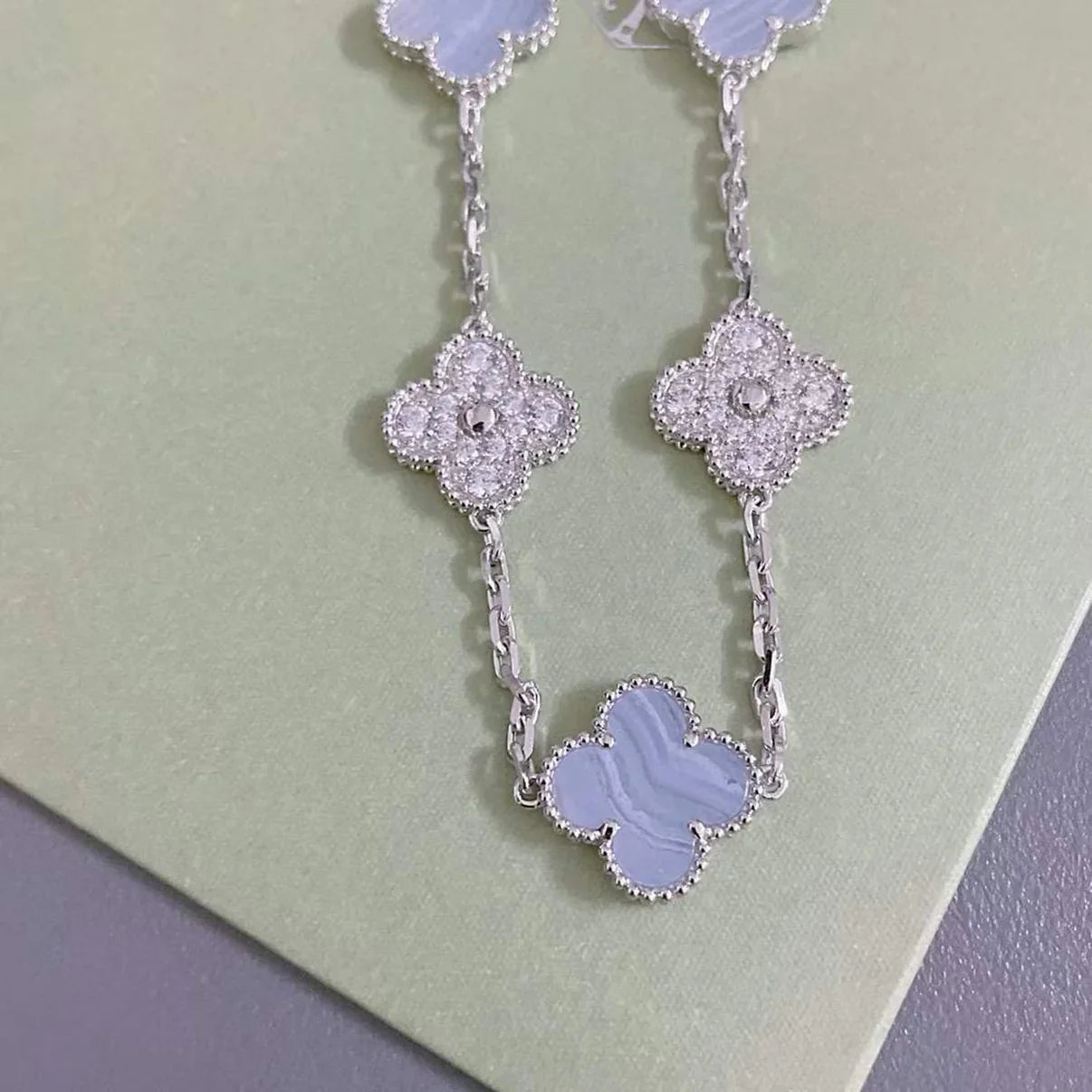 [Love Aura] CLOVER 5 MOTIF PURPLE CHALCEDONY BRACELET COLLECTION