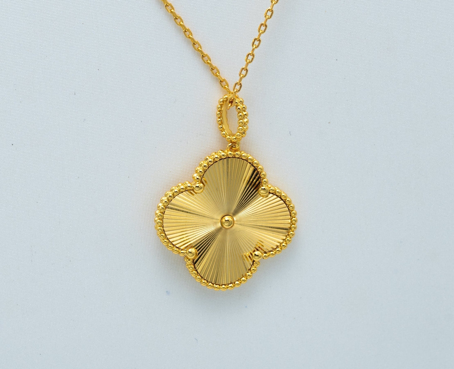 [Love Aura]CLOVER 25MM PEDANT NECKLACE GOLD