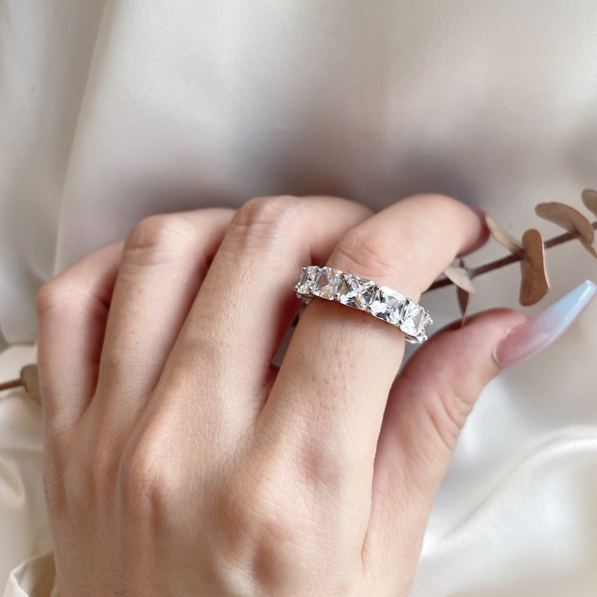 [Love Aura]Elegant Princess Cut Tennis Ring