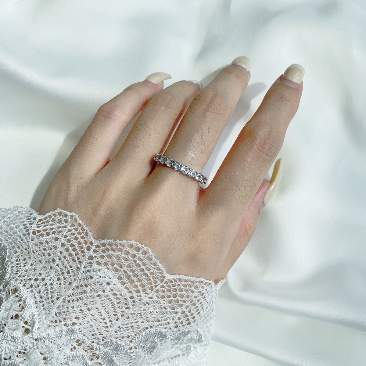 [Love Aura]Sparkling Round Cut Tennis Ring