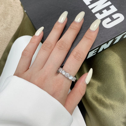 [Love Aura]Gorgeous Round Cut Tennis Ring