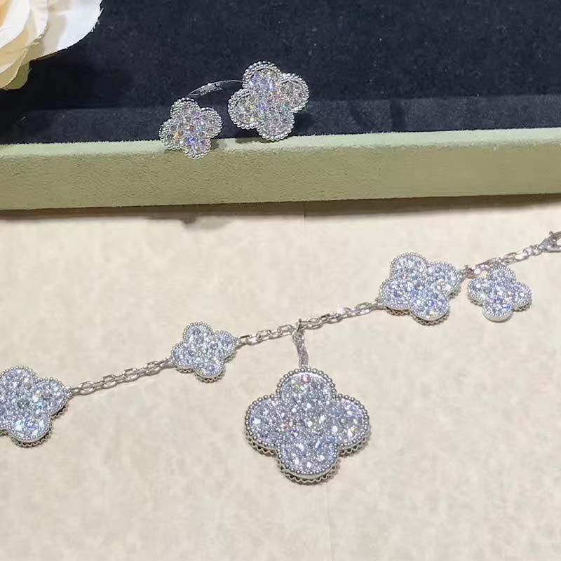 [Love Aura]CLOVER 6 MOTIFS SILVER DIAMOND BRACELET
