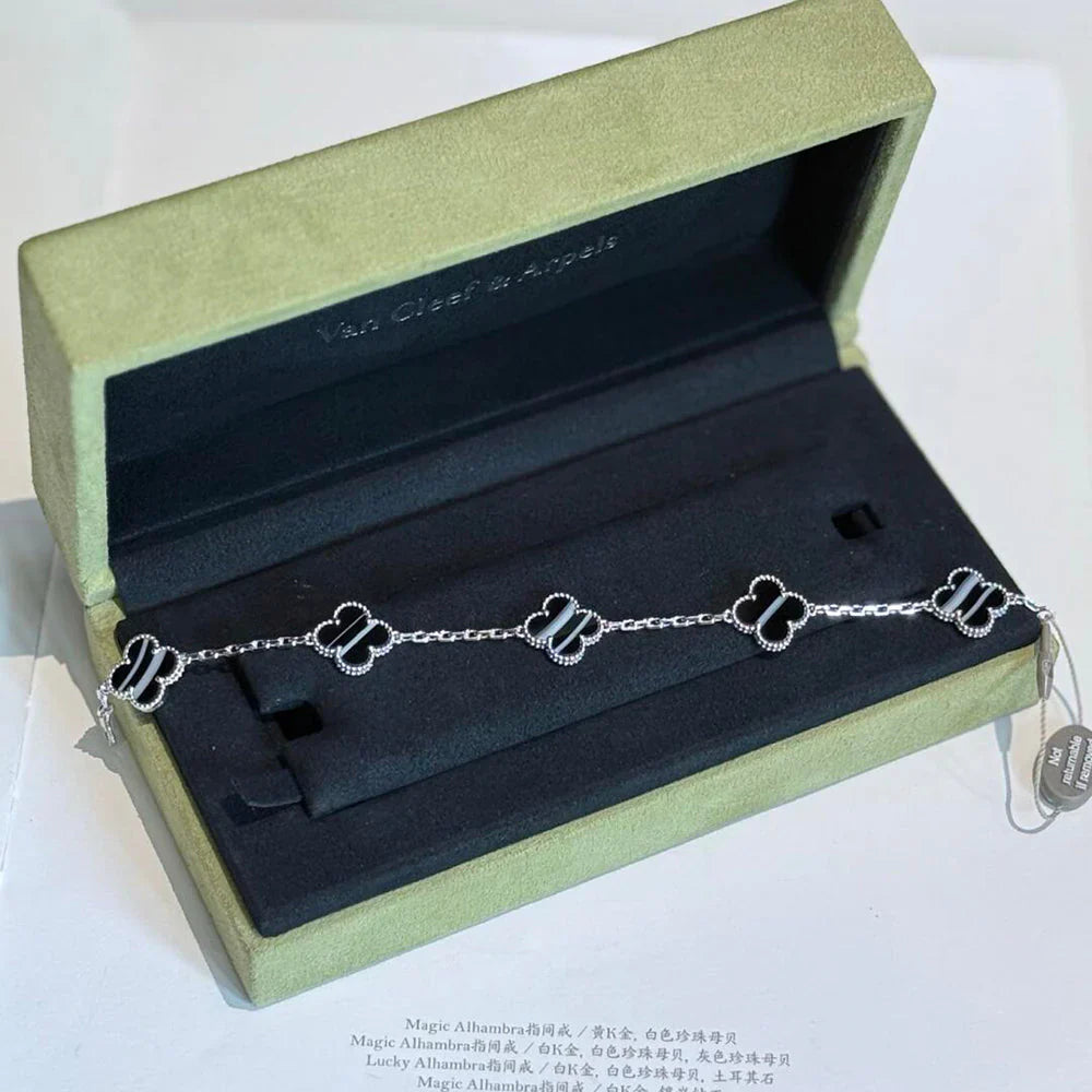 [Love Aura] CLOVER 5 MOTIF PULSAR STONE BRACELET COLLECTION