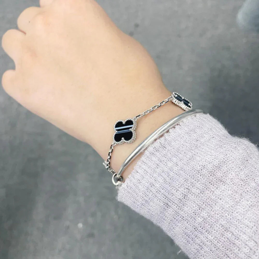 [Love Aura] CLOVER 5 MOTIF PULSAR STONE BRACELET COLLECTION