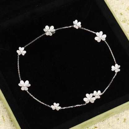 [Love Aura]FRIVOLE SILVER 9 FLOWERS NECKLACE