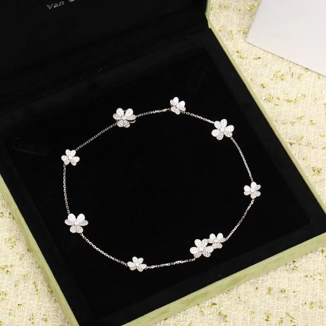 [Love Aura]FRIVOLE SILVER 9 FLOWERS NECKLACE