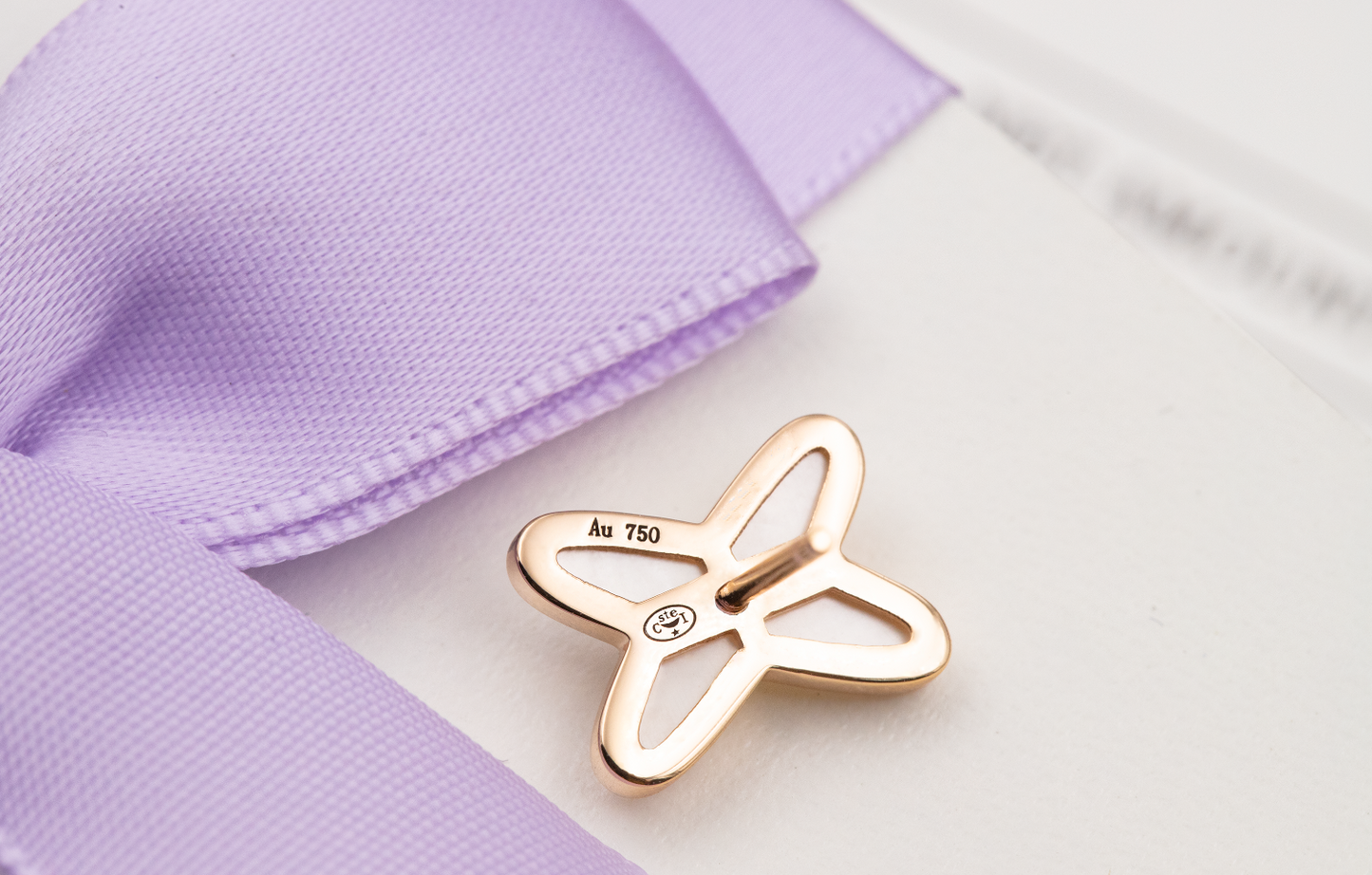 [Love Aura]JEUX DE WHITE MOP PINK GOLD DIAMOND EARRINGS