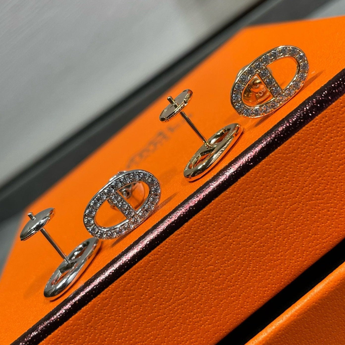 [Love Aura]HM FULL DIAMOND PIG NOSE STUD EARRINGS