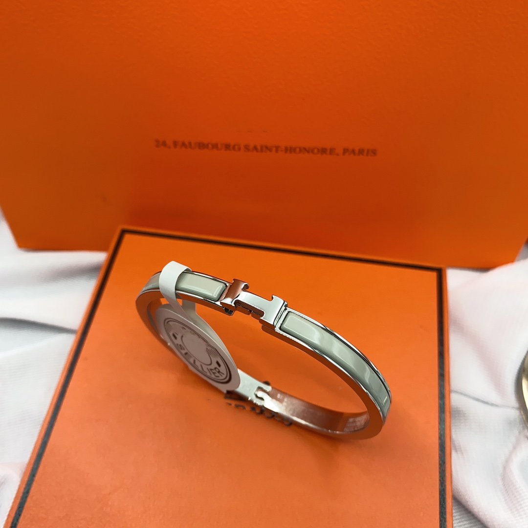 [Love Aura]CLASSIC HM CLIC GREEN 8MM ENAMEL BRACELET