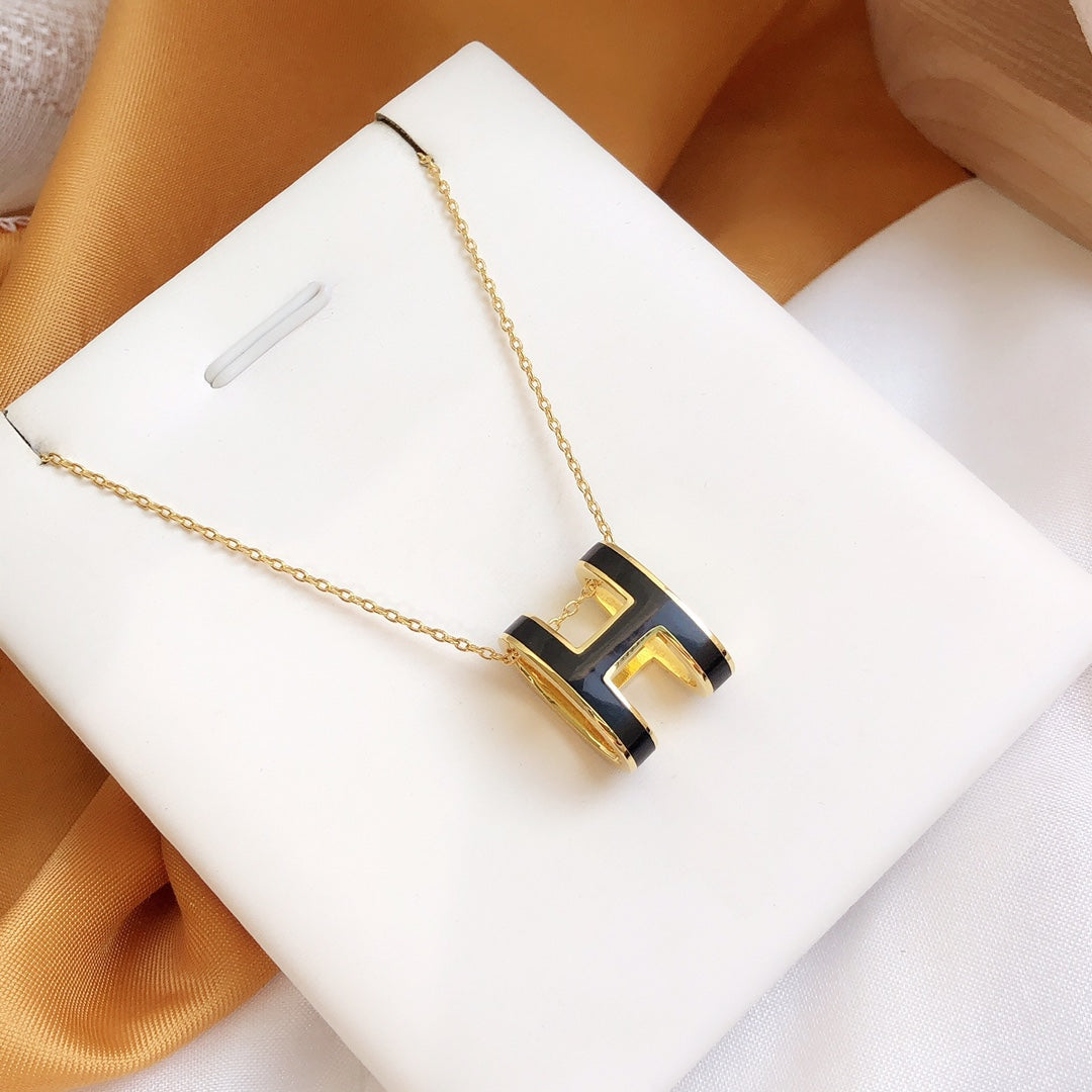 [Love Aura]HM CLIC BLACK ENAMEL GOLD NECKLACE