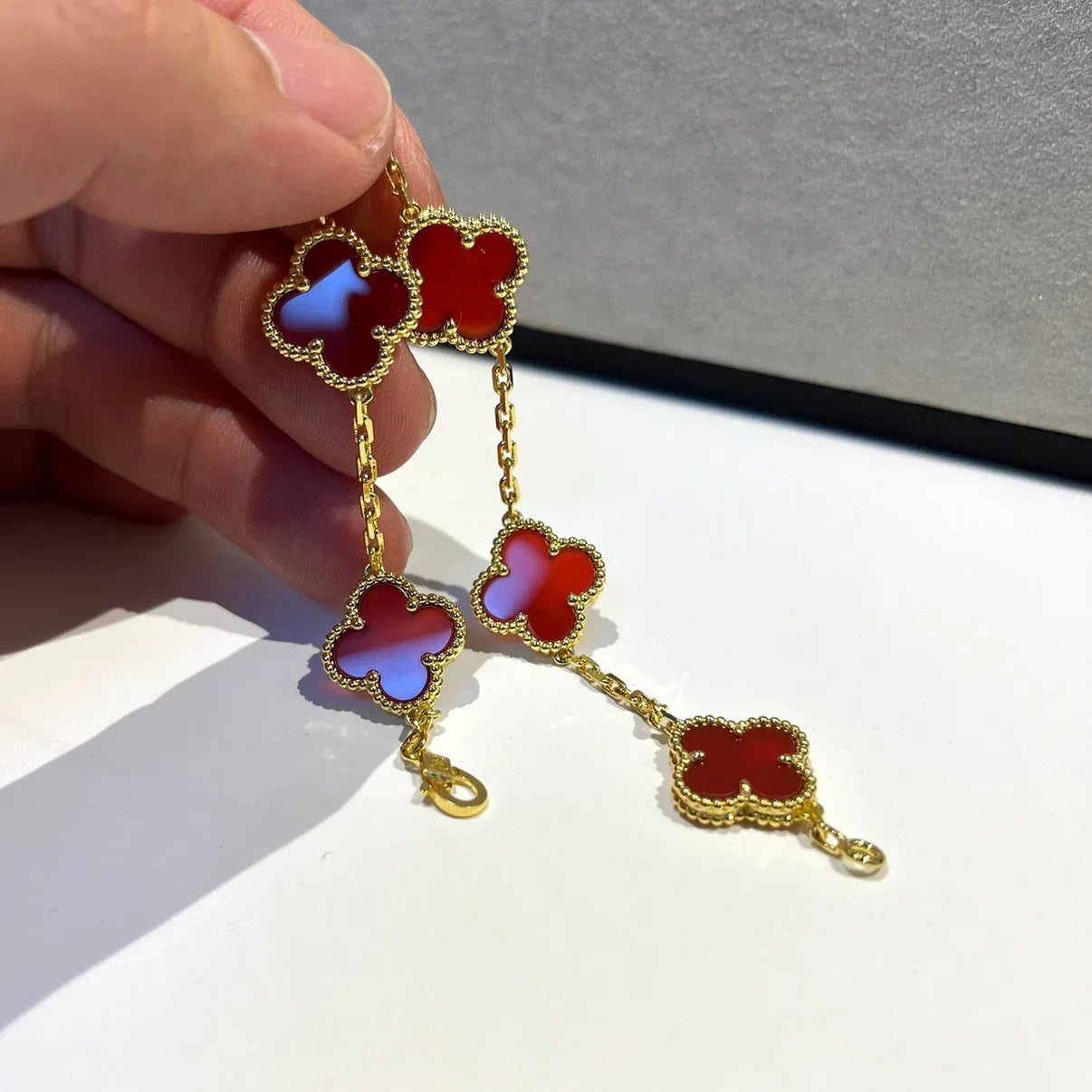 [Love Aura] CLOVER 5 MOTIF RED CORNELIAN BRACELET COLLECTION