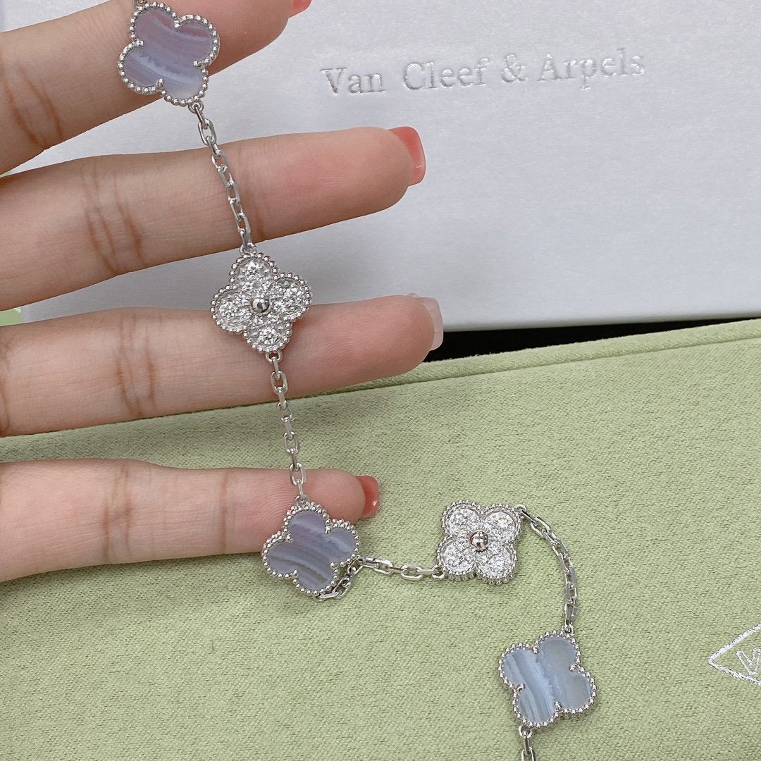 [Love Aura] CLOVER 5 MOTIF PURPLE CHALCEDONY BRACELET COLLECTION