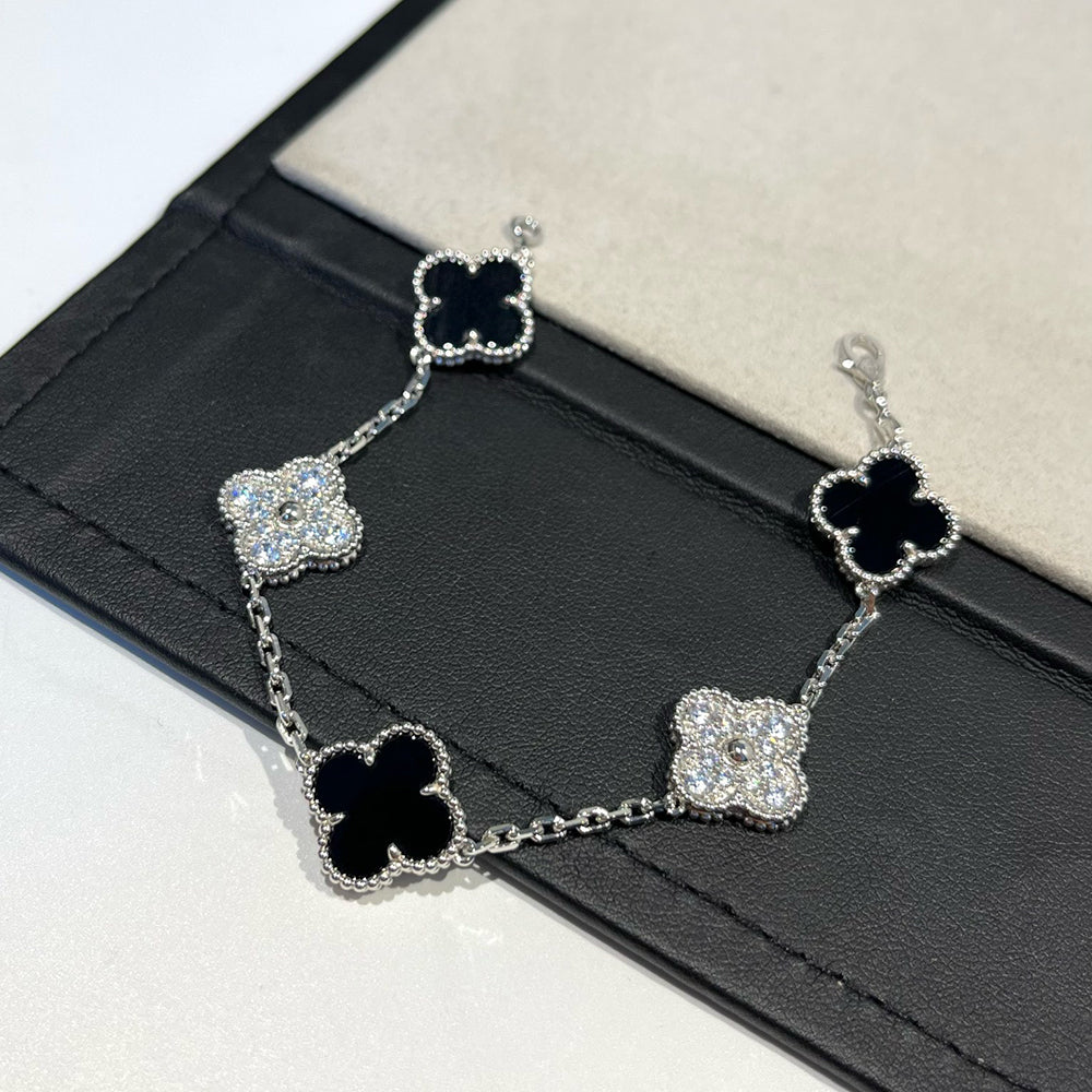 [Love Aura] CLOVER 5 MOTIF ONYXS BRACELET COLLECTION