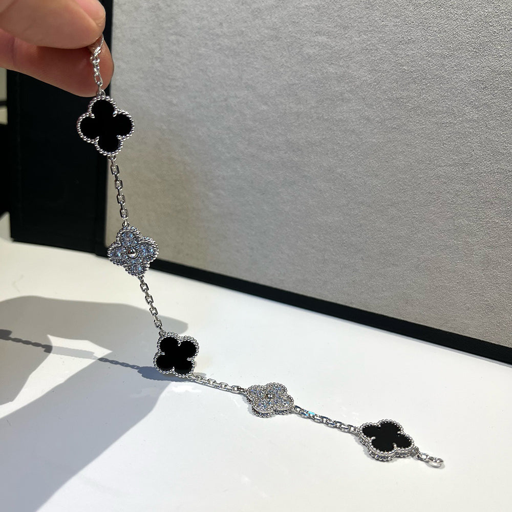[Love Aura] CLOVER 5 MOTIF ONYXS BRACELET COLLECTION