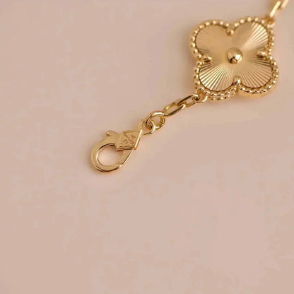 [Love Aura] CLOVER 5 MOTIF LASER BRACELET COLLECTION