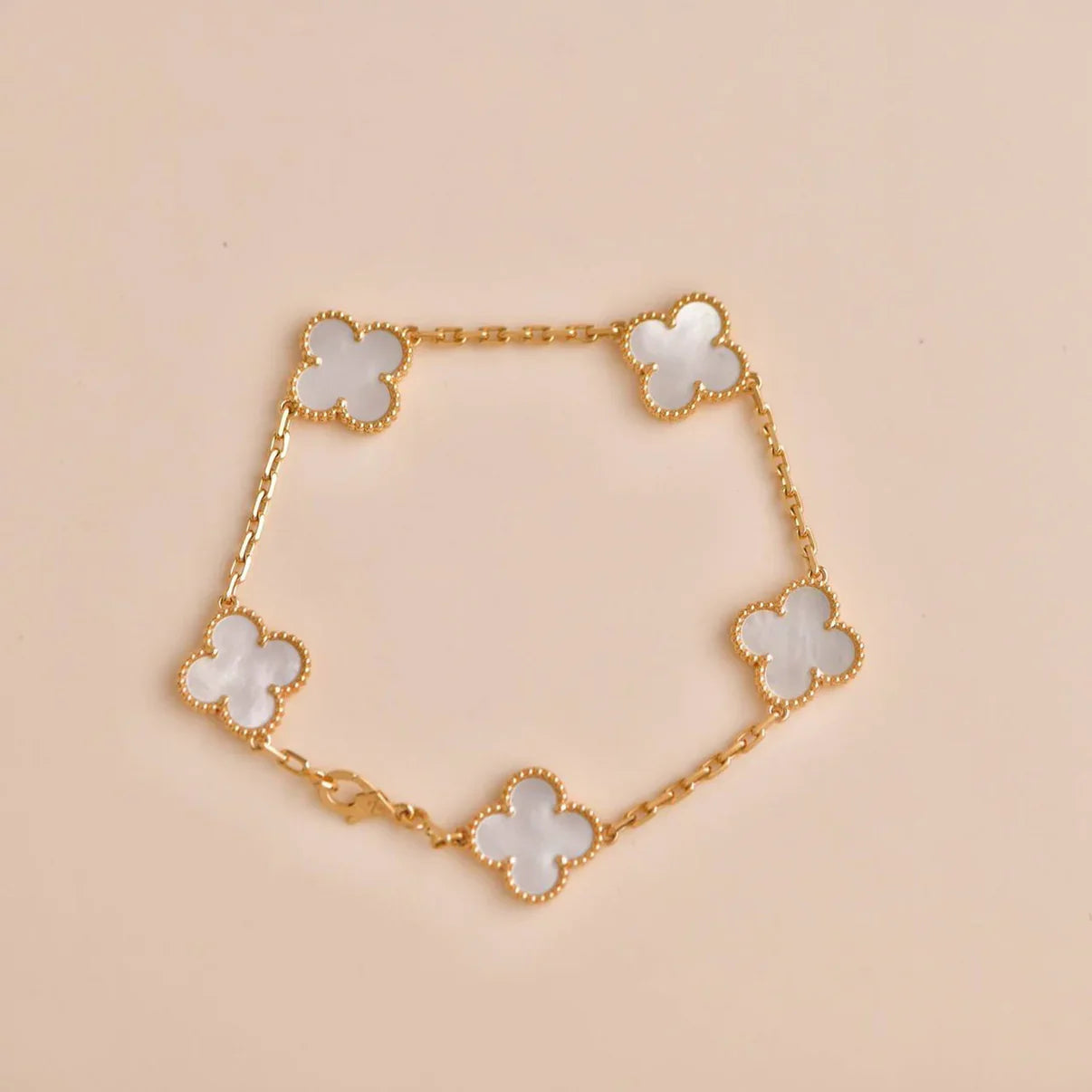 [Love Aura]CLOVER WHITE PEARL MOP 5 MOTIF BRACELET COLLECTION