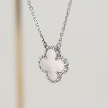 [Love Aura]CLOVER  15MM WHITE MOTHER-OF-PEARL SILVER