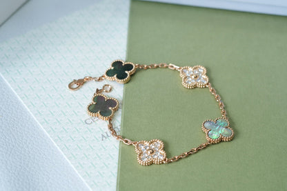 [Love Aura] CLOVER 5 MOTIF GRAY MOP BRACELET COLLECTION