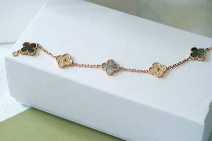 [Love Aura] CLOVER 5 MOTIF GRAY MOP BRACELET COLLECTION
