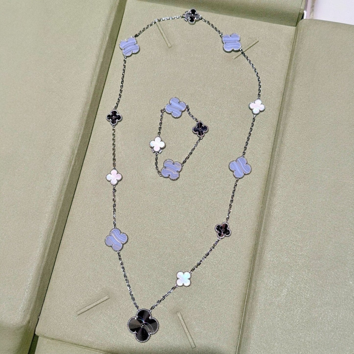 [Love Aura]DETACHABLE CLOVER 15(11+4) FLOWER SILVER NECKLACE SET