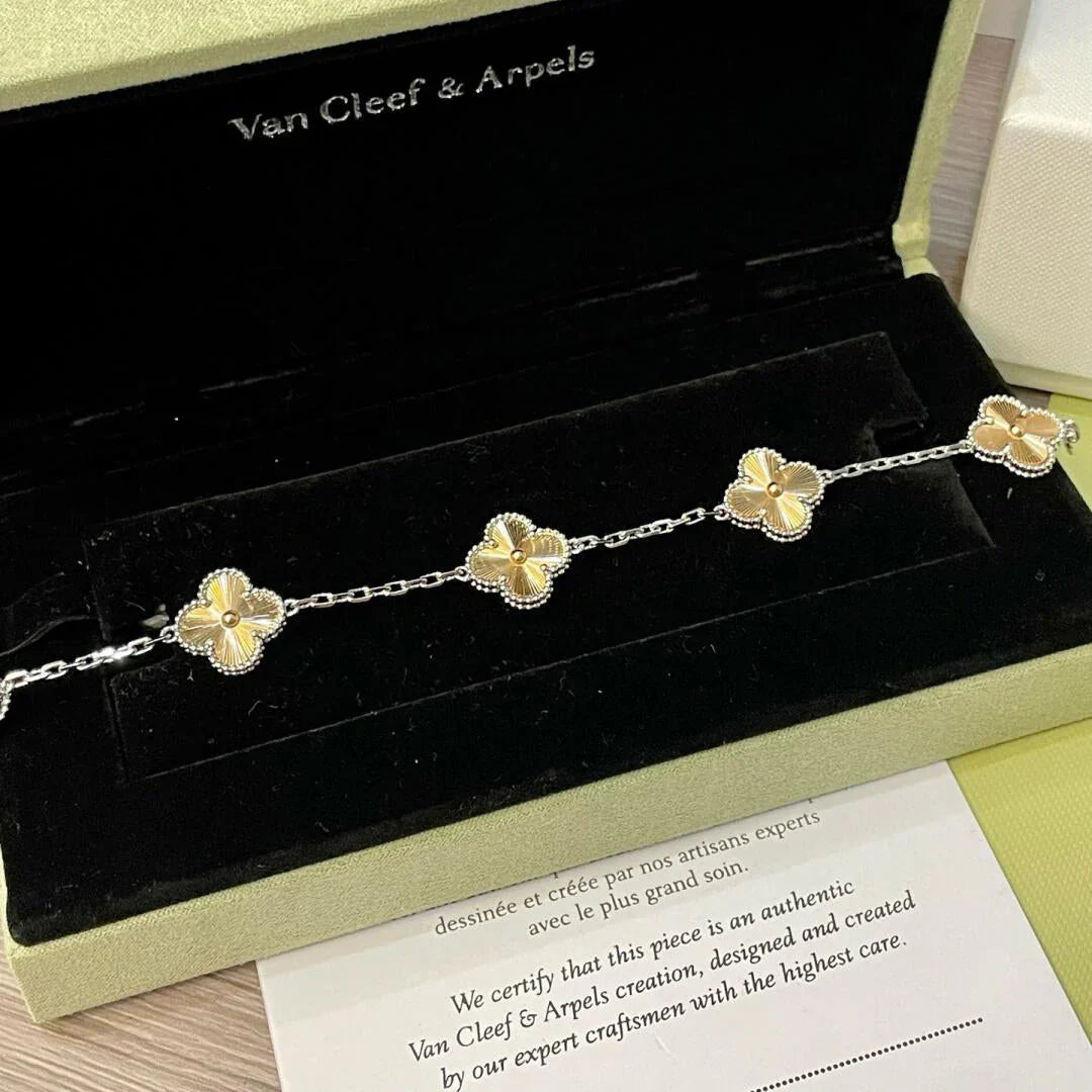 [Love Aura] CLOVER 5 MOTIF LASER BRACELET COLLECTION