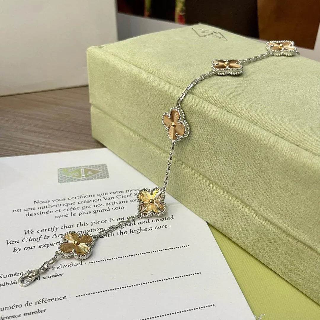 [Love Aura] CLOVER 5 MOTIF LASER BRACELET COLLECTION