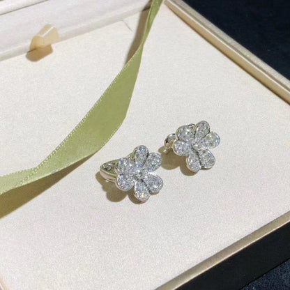 [Love Aura]FRIVOLE SILVER FLOWER DIAMOND EARRINGS