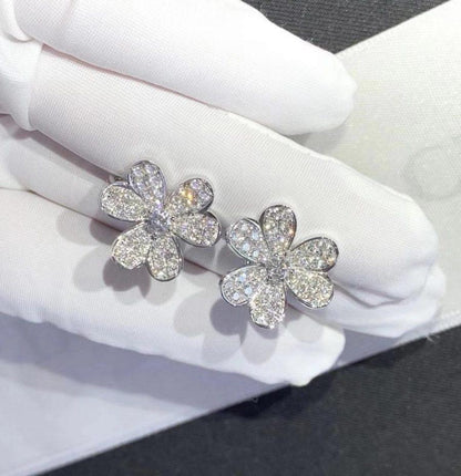 [Love Aura]FRIVOLE SILVER FLOWER DIAMOND EARRINGS